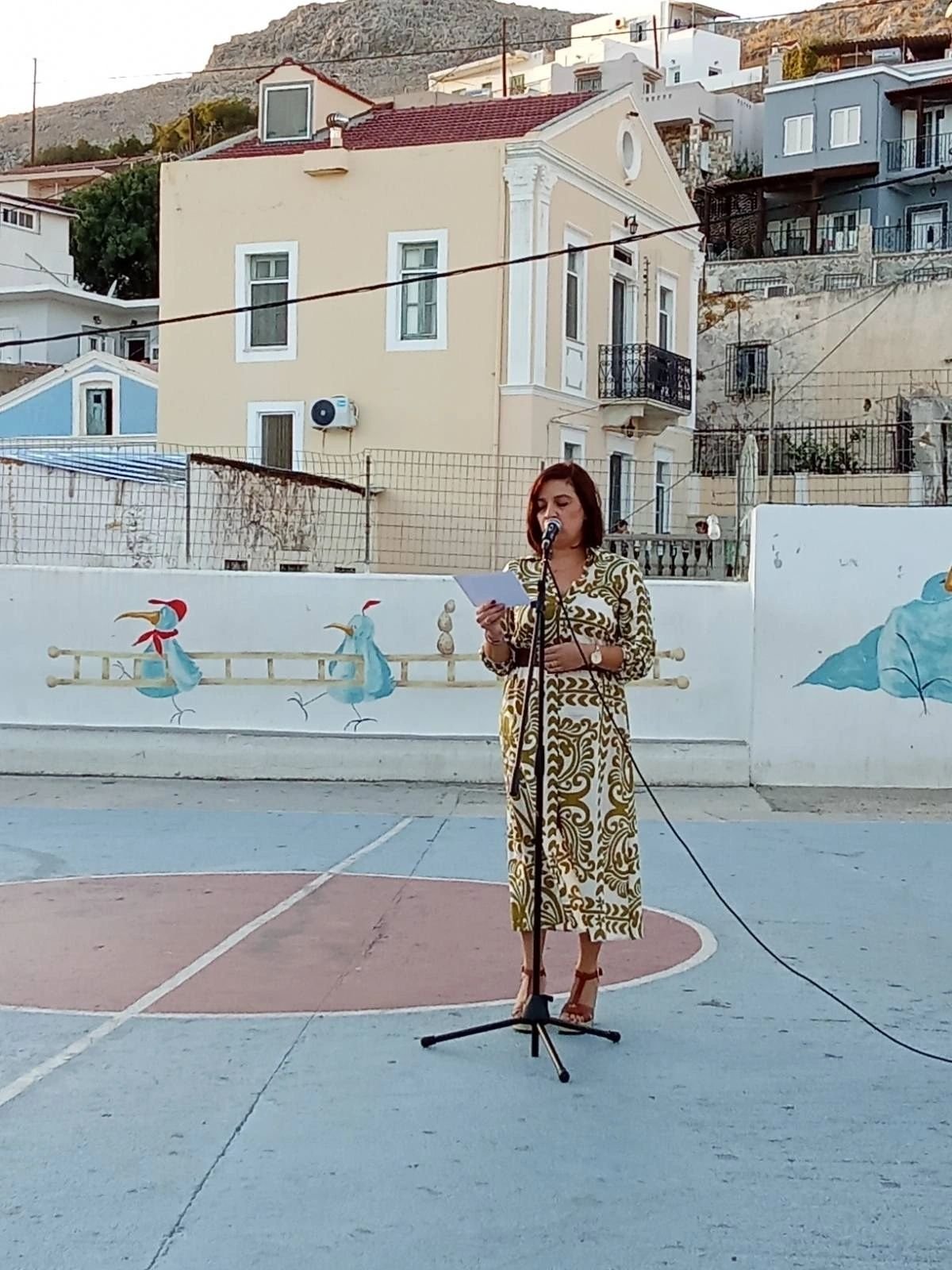 Διευθύντρια 2ου Δημοτικού Σχολείου Χώρας , Καλλιόπη-Σοφία Κουτσουράη Διευθύντρια 2ου Δημοτικού Σχολείου Χώρας , Καλλιόπη-Σοφία Κουτσουράη