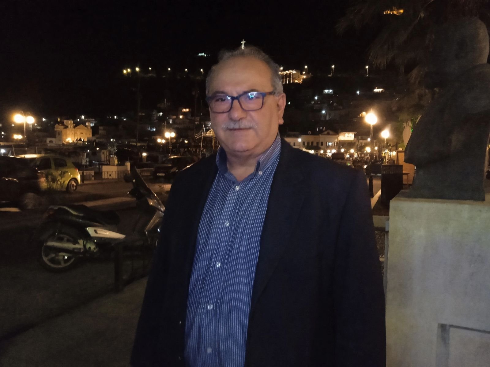 'Επαρχος Καλύμνου Μανώλης Μουσελλής 