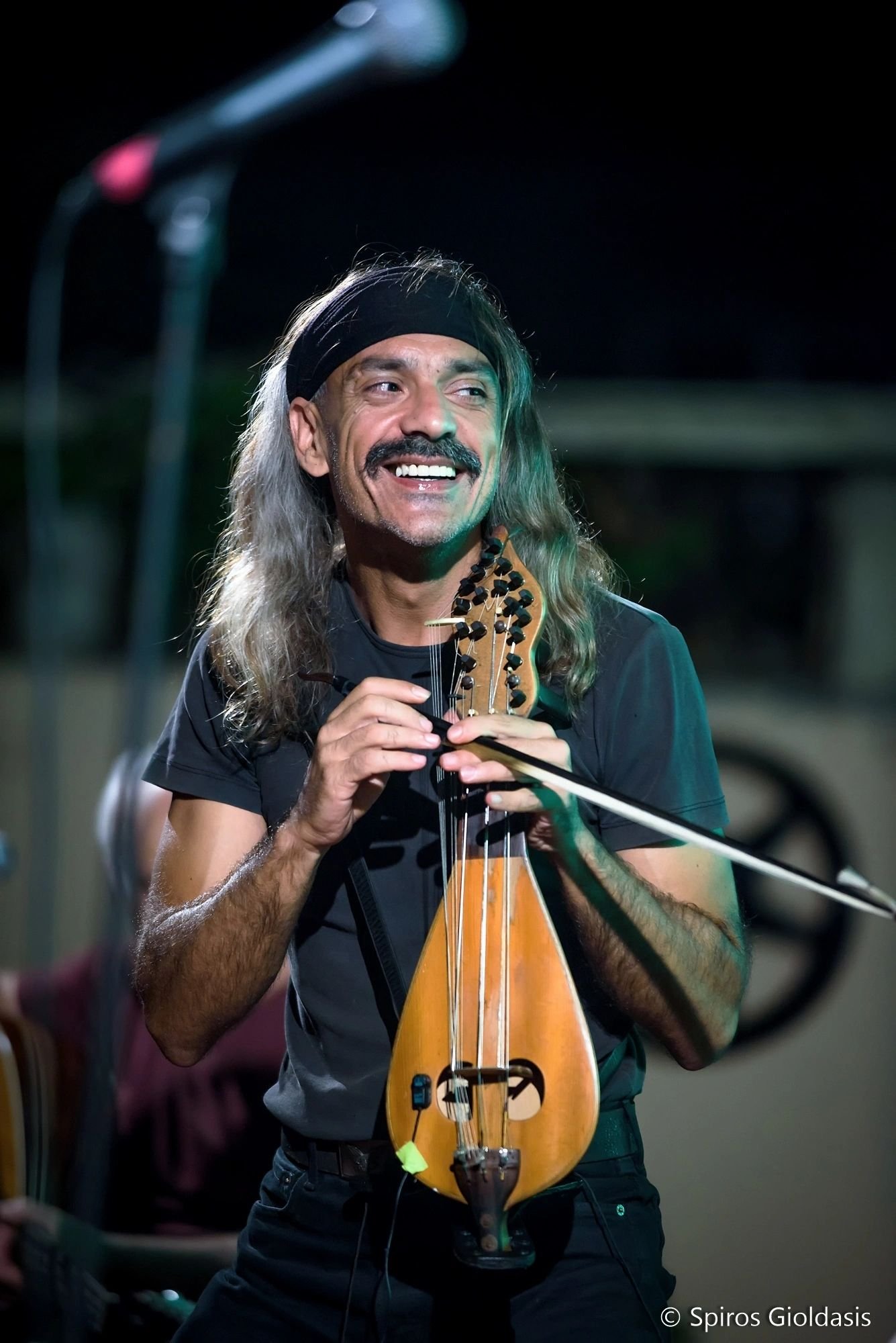 Η ψυχή των Χαΐνηδων, ο «ασκητής» του Λουμπαρδιάρη, ο λυράρης και πολεμιστής, ο επιστήμων και διαρκώς ερωτευμένος Δημήτρης Αποστολάκης, https://olafaq.gr, Φωτό πηγή- Facebook