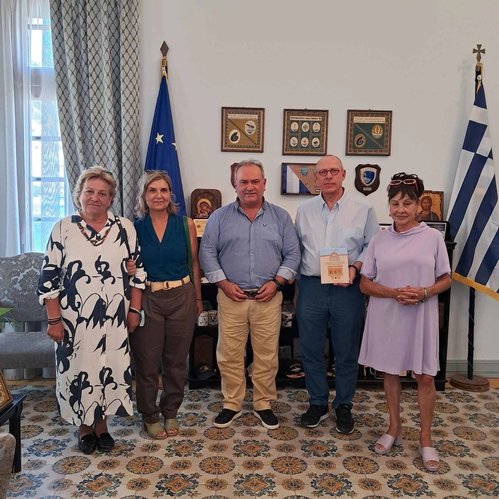 In the photo, from right to left: Maria Papazachariou, Ioannis Peros, Deputy Governor Manolis Mousellis, Niki Reisi, and Themelina Zervou.