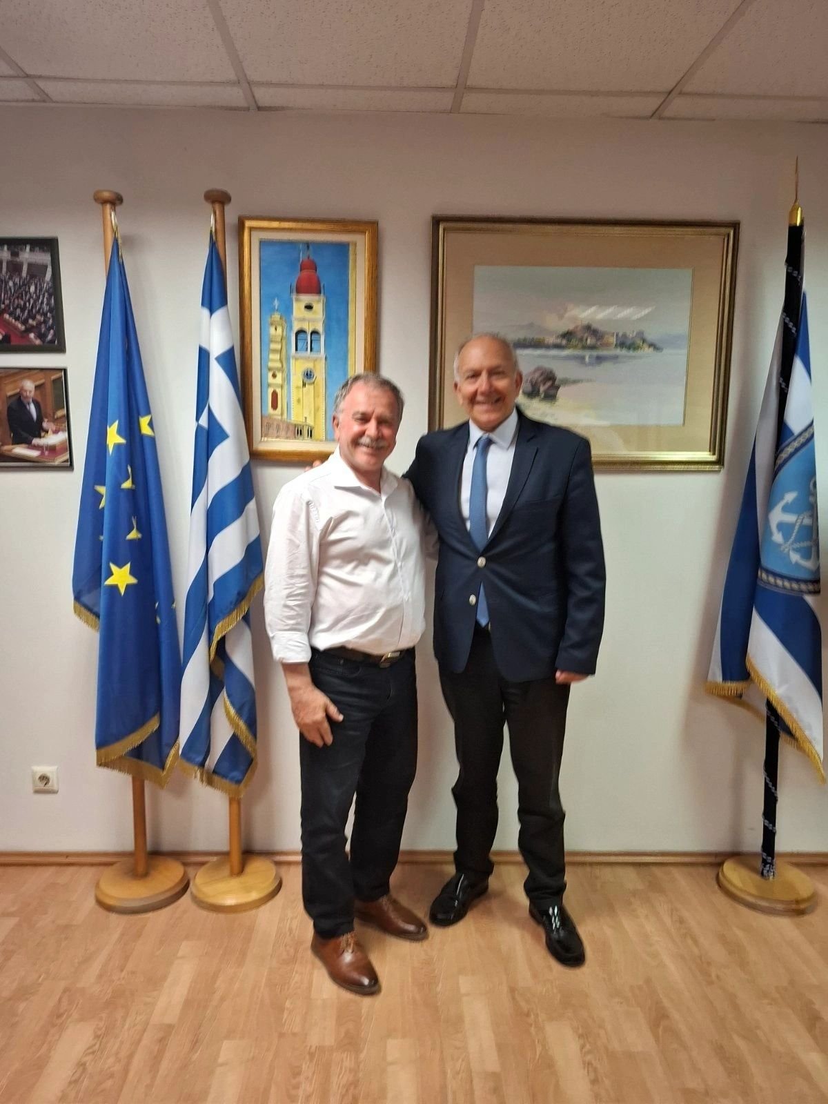 Δήμαρχος Καλυμνίων Ιωάννης Μαστροκούκος με τον Υφυπουργό Ναυτιλίας Στέφανο Γκίκα Δήμαρχος Καλυμνίων Ιωάννης Μαστροκούκος με τον Υφυπουργό Ναυτιλίας Στέφανο Γκίκα